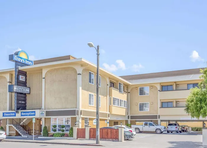 Days Inn By Wyndham Eureka Ca